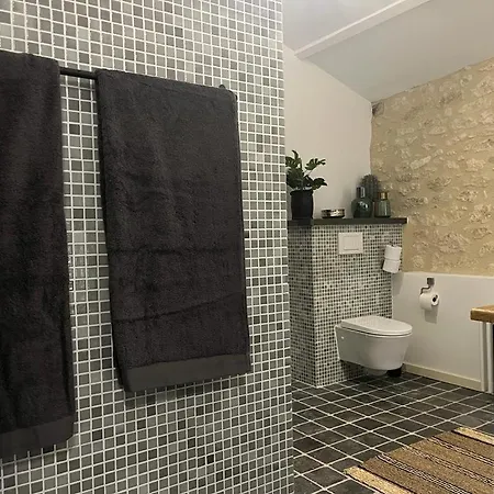 Alojamento de Acomodação e Pequeno-almoço La Maison Culier 3*