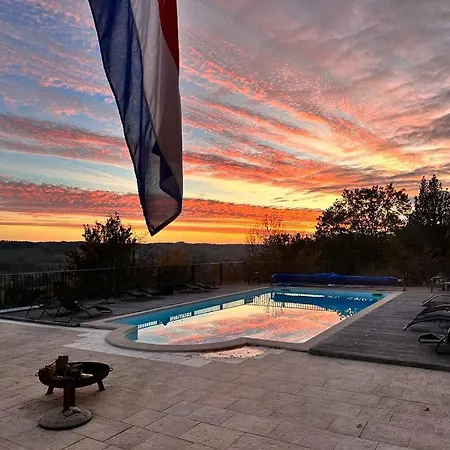 La Maison Culier Alojamento de Acomodação e Pequeno-almoço Saint-Cyprien (Lot)